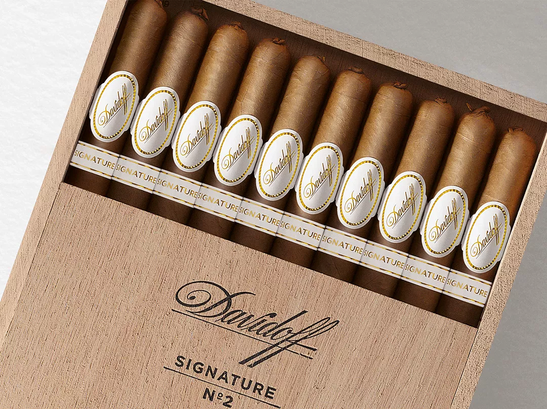 Opened wooden box of Davidoff Signature Nr. 2 cigars. 