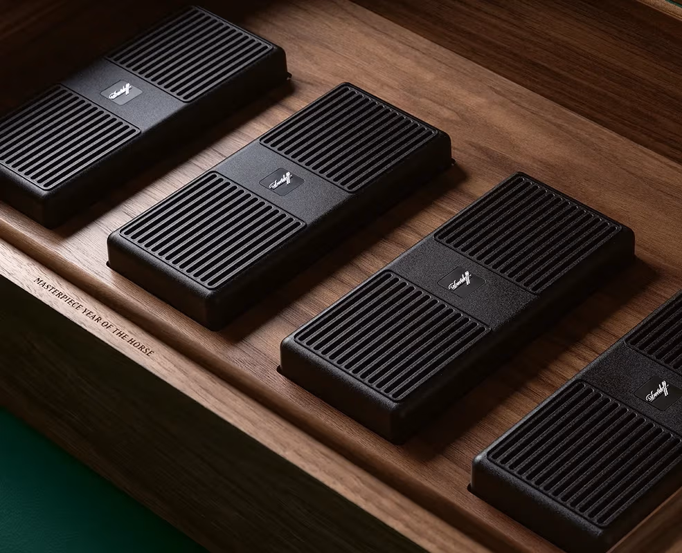 Four Slim regulators inside the Davidoff Year of the Horse Masterpiece Humidor lid.
